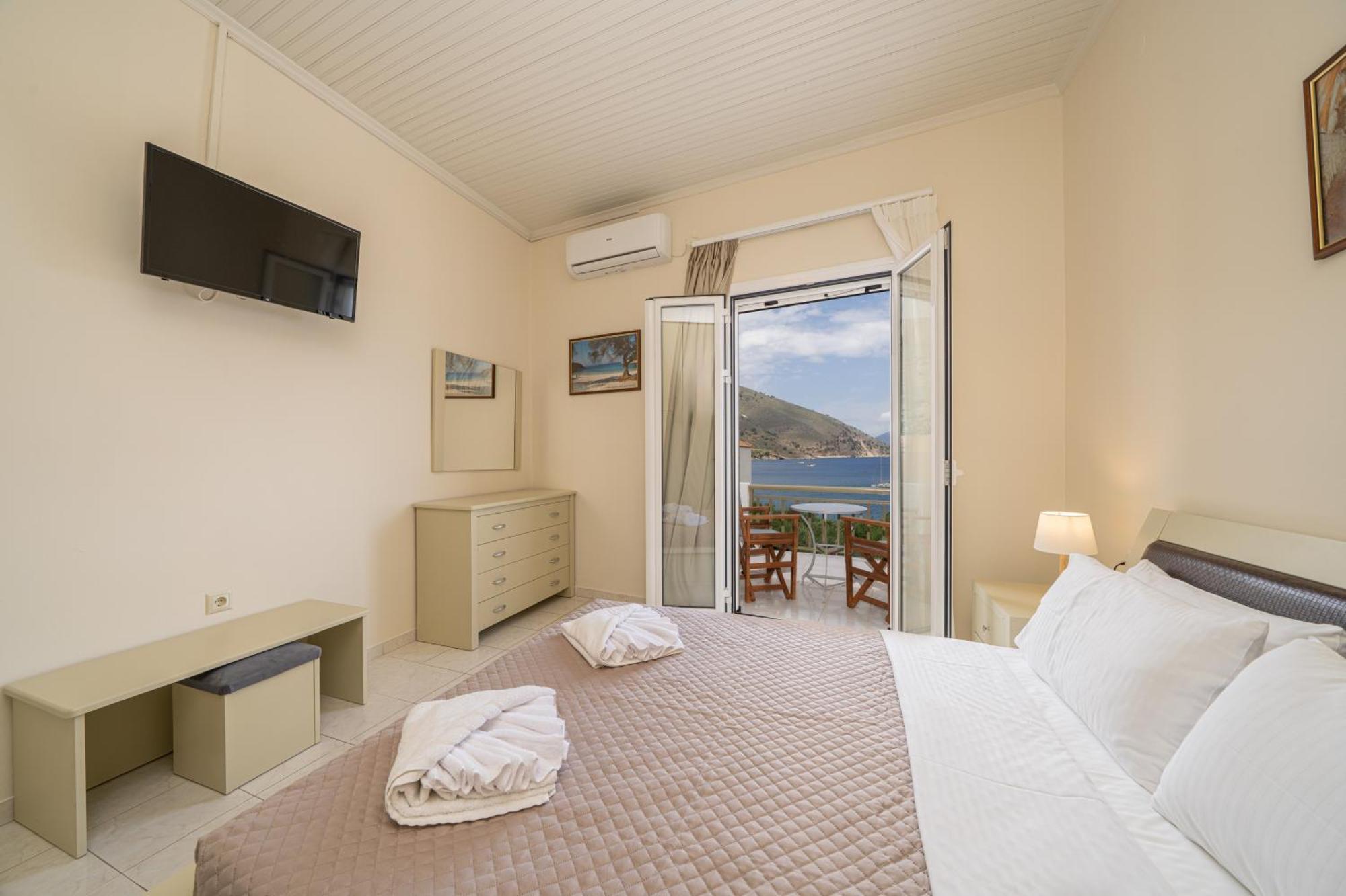 Makis Village-apartments * Agia Efimia